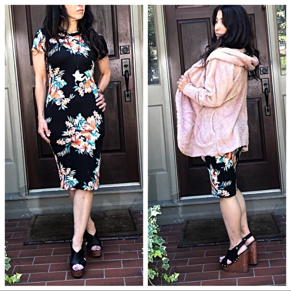 ✨LAST ONE ✨Black Floral midi dress - Picture 8 of 8